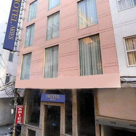 Hotel Aries New Delhi Exterior photo